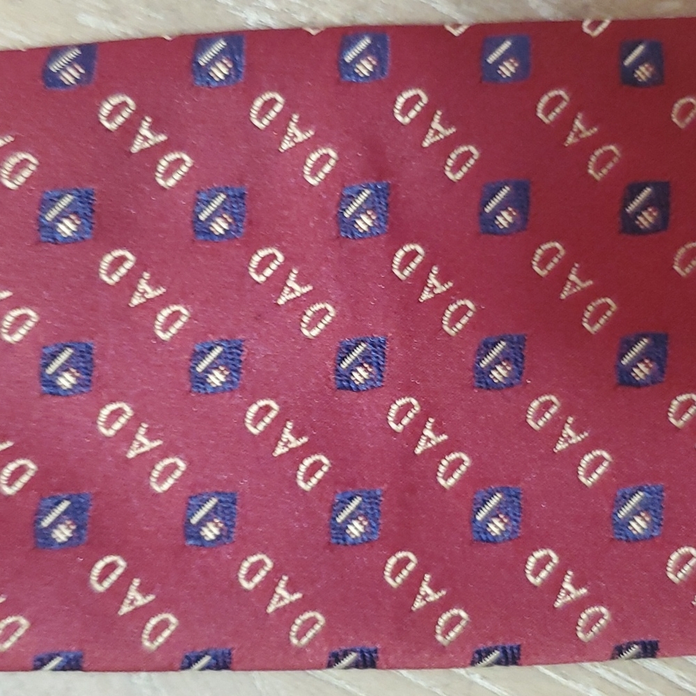 Brand Unknown. Vintage. Created in British Hong Kong - Picture 2 of 5
